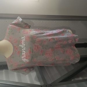 Celebrate It Gray and Pink Floral 'Grandma' Tee